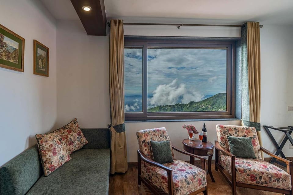 StayVista at Arncliff Villa 5 Mins from Mall Road Villa in Uttarakhand