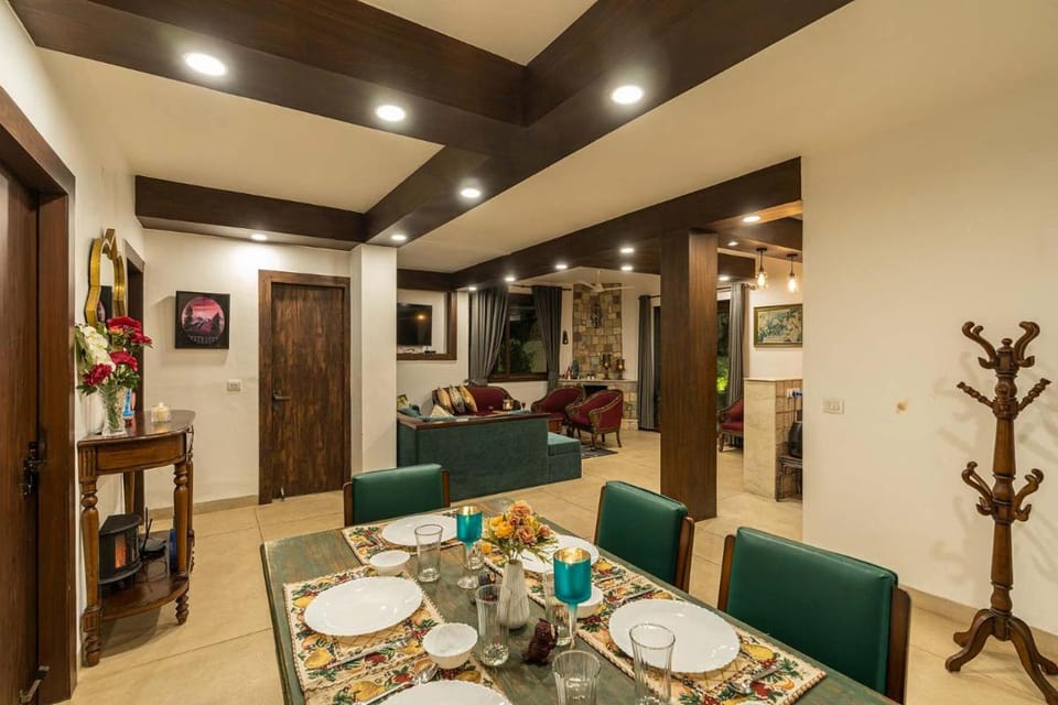 StayVista at Arncliff Villa 5 Mins from Mall Road Villa in Uttarakhand