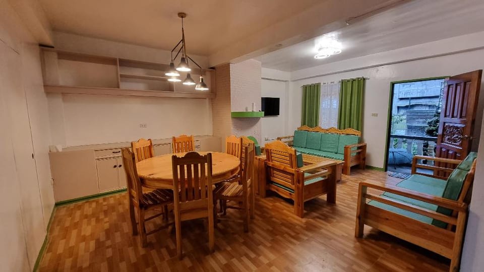 Faby's Homestay 3BR Yellow Unit Apartment in Baguio