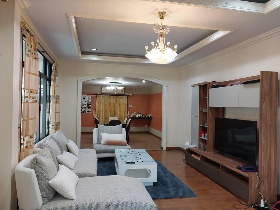 MoonHouse PoolVilla Large Family Accommodation Bang Saen Vacation rental in Chon Buri Changwat
