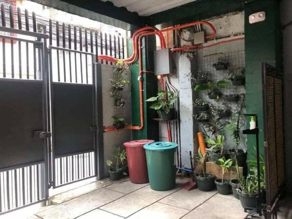 Adorable Lounge - 1  Bedroom loft  w/ home cinema Apartment in Pasay