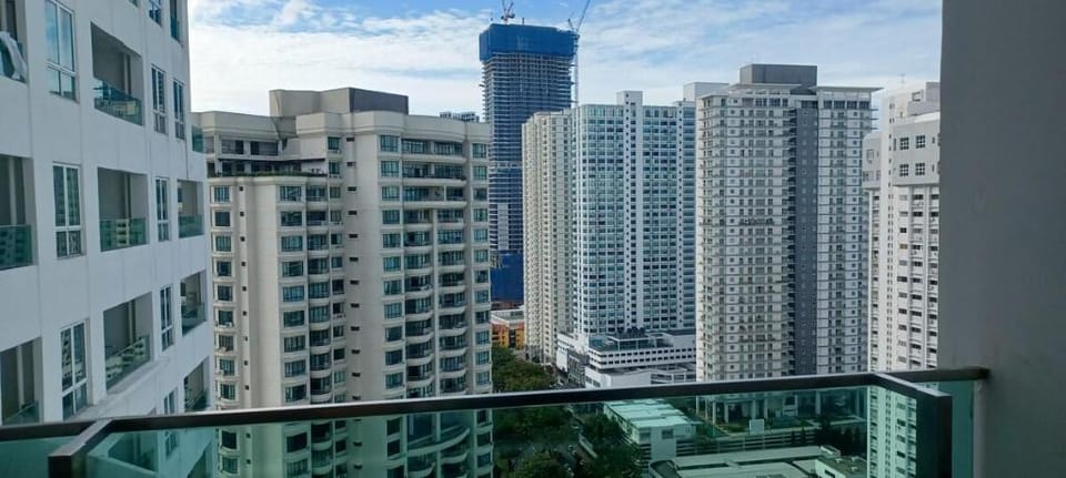 LS Luxury Studio @ Mansion One (Sea View) Vacation rental in George Town