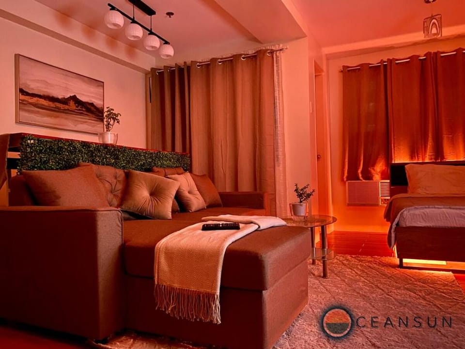 Oceansun Colorful Seawind Condo up to 6 persons Apartment in Davao City