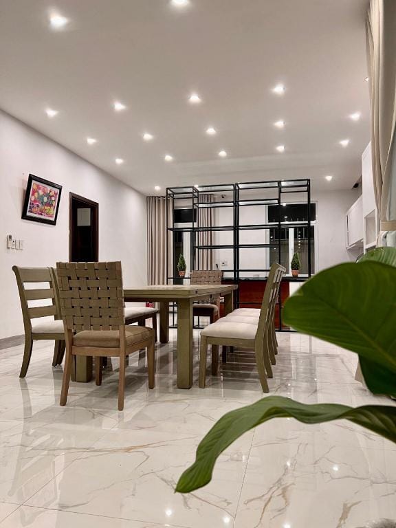 Pool villa 5 bedroom Private Near Beach Villa in Da Nang