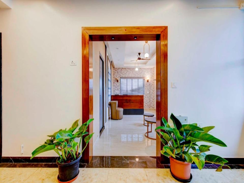 Super Collection O Royal Elevar Hotel in Bengaluru