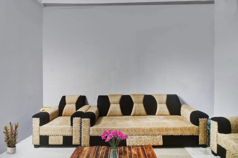 Hotel O Mr Hotel in Maharashtra