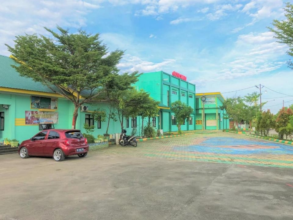 Edotel SMKN 2 Pinrang Mitra RedDoorz Hotel in Indonesia