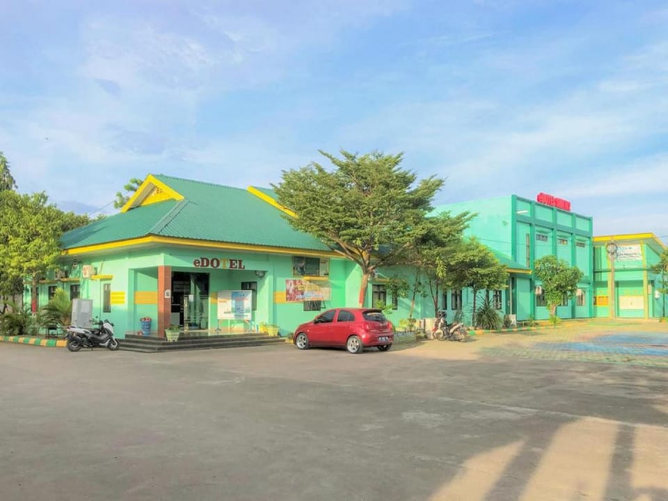 Edotel SMKN 2 Pinrang Mitra RedDoorz Hotel in Indonesia
