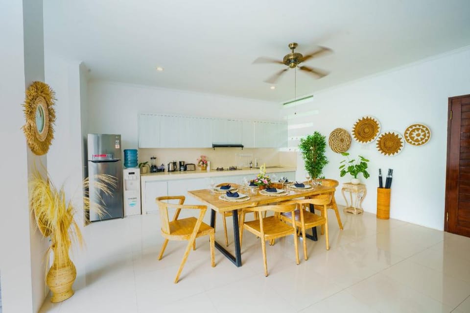 3 BR Villa, Modern & Central Location Villa in North Kuta