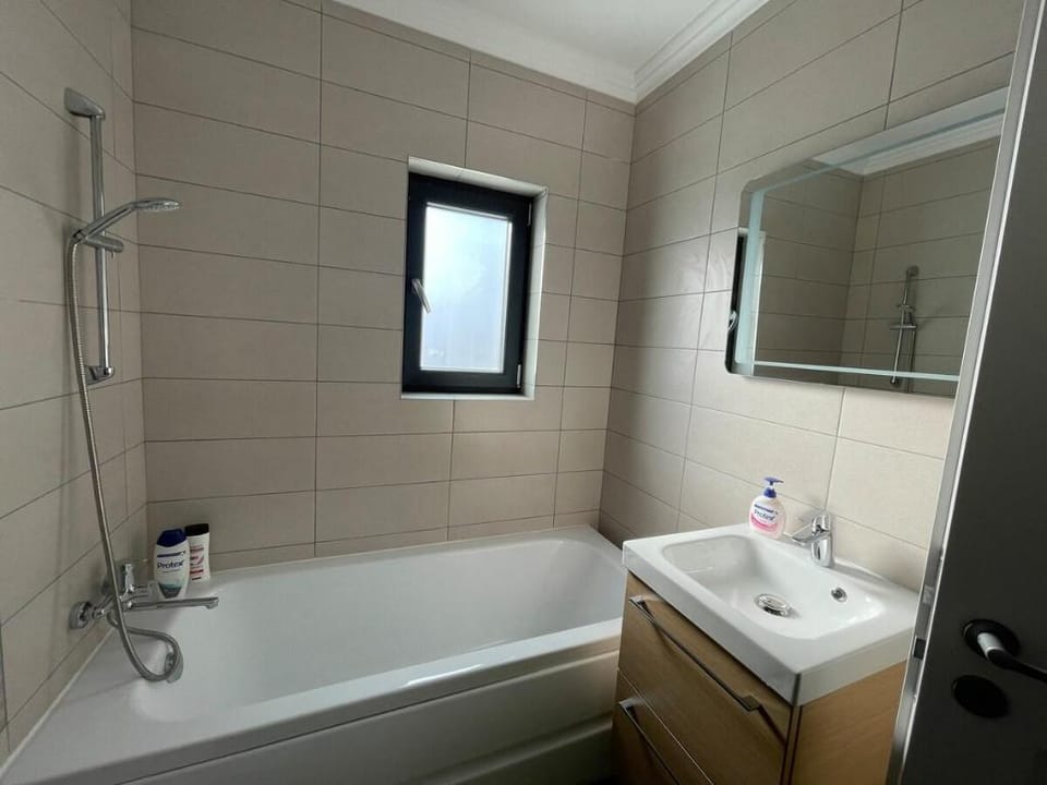 Apartament zona linistita. Apartment in Romania
