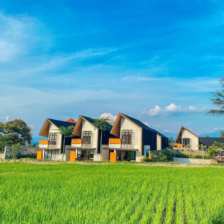 Lenirra Villa & Resto Hotel in West Java
