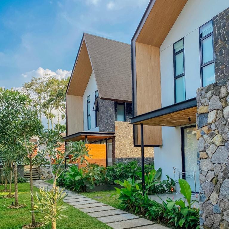 Lenirra Villa & Resto Hotel in West Java