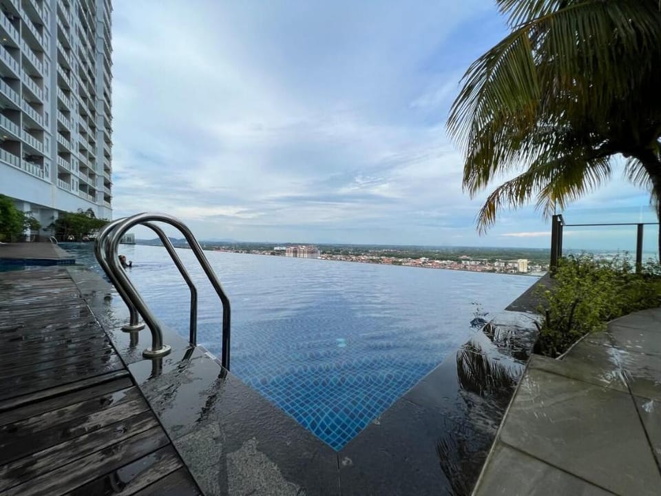 Attic✦Luxury FullSeaview 3BedroomSuite[Netflix]#64 Apartment in Malacca