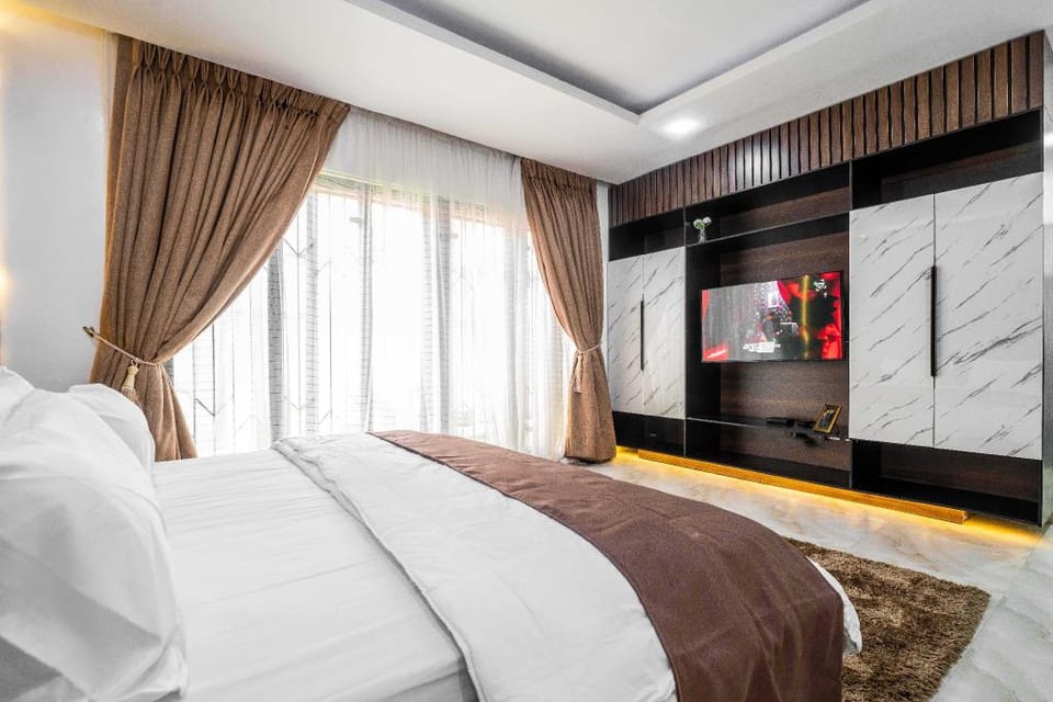 Luxury Vacation Apartment With Private Study Apartment in Lagos