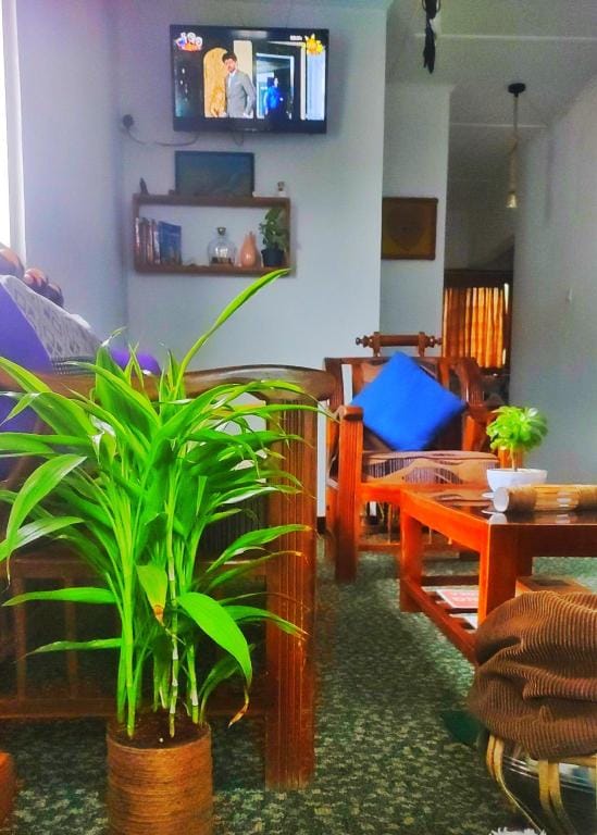 RC AWKWARD King bed room  Vacation rental in Nuwara Eliya