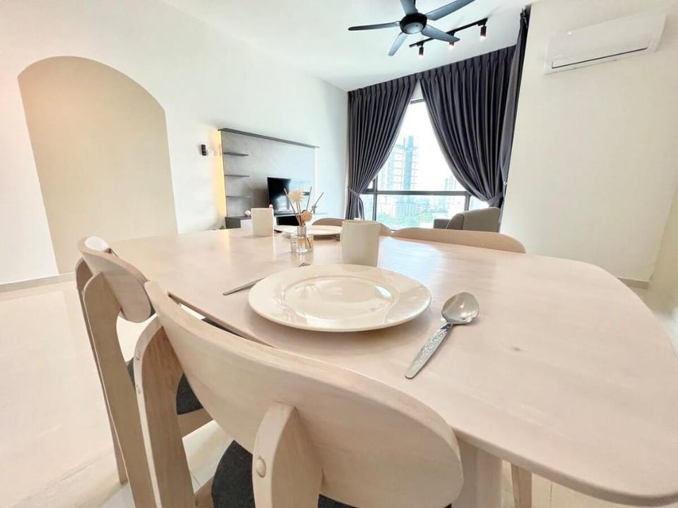 SKS Pavillion 1703 1 bedroom city unit@netflix Apartment in Johor Bahru