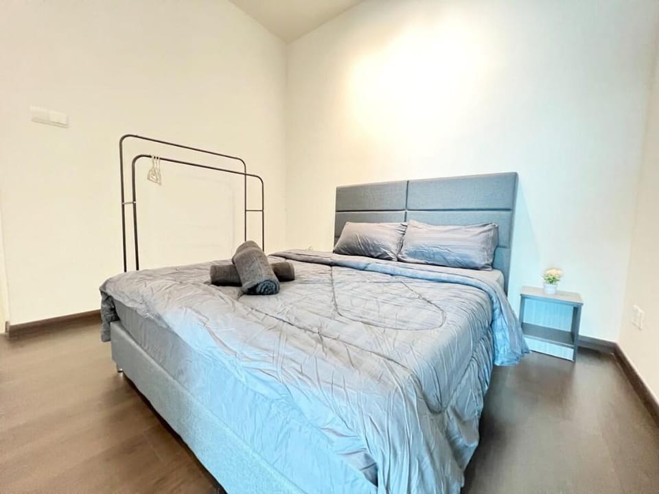 SKS Pavillion 1605 studio Romantic unit@netflix Apartment in Johor Bahru