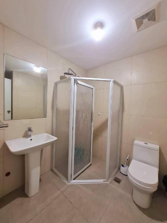 Room 542 - CedarPeak Condominium  Villa in Baguio