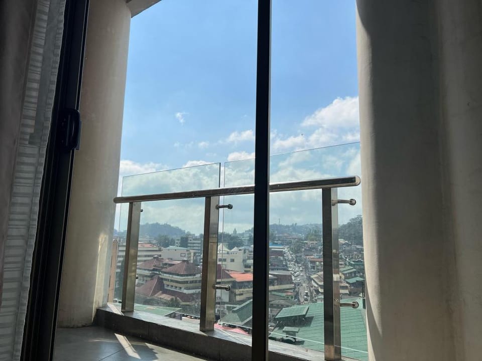 Room 542 - CedarPeak Condominium  Villa in Baguio