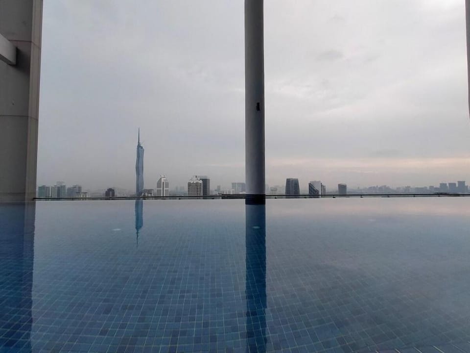 Studio 50mShopping Mall/Monorail/Rooftop Pool Vacation rental in Federal Territory of Kuala Lumpur