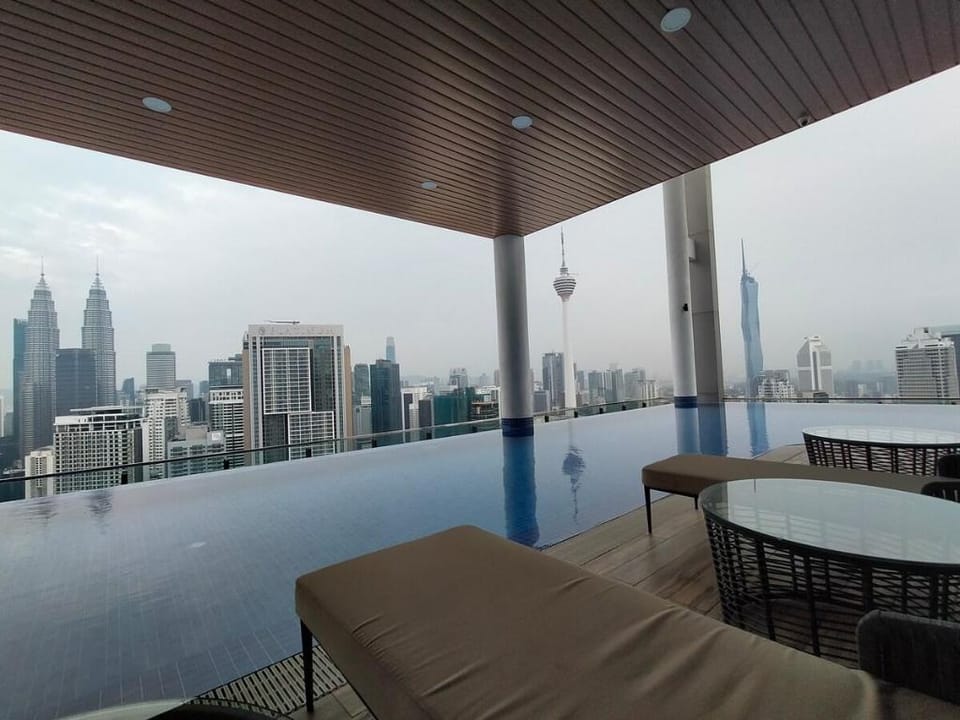 Studio 50mShopping Mall/Monorail/Rooftop Pool Vacation rental in Federal Territory of Kuala Lumpur