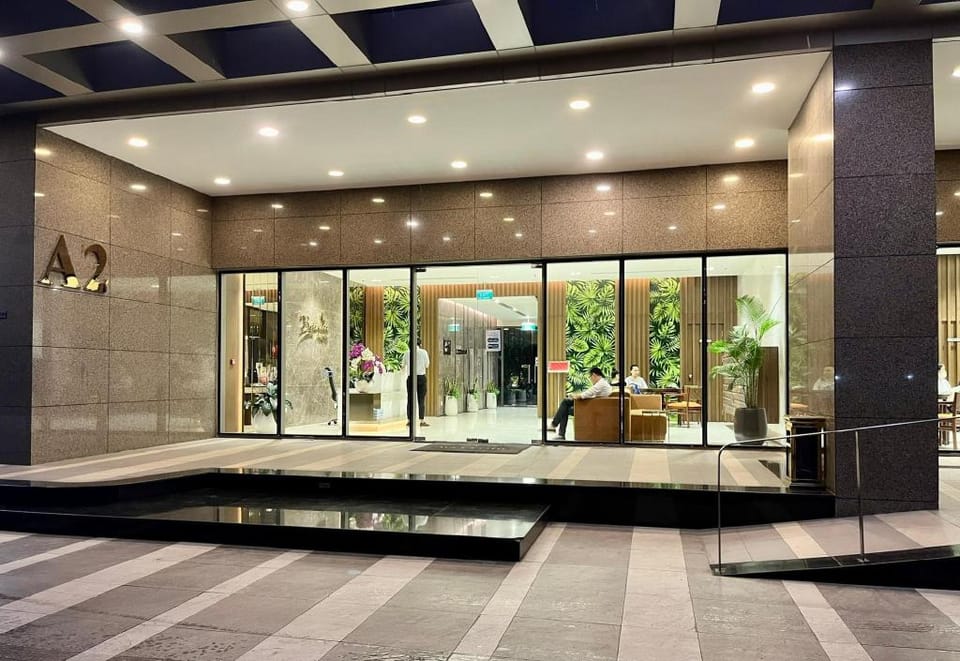 Botanica Premier Luxury Apartment - Tan Binh District Apartment in Ho Chi Minh City