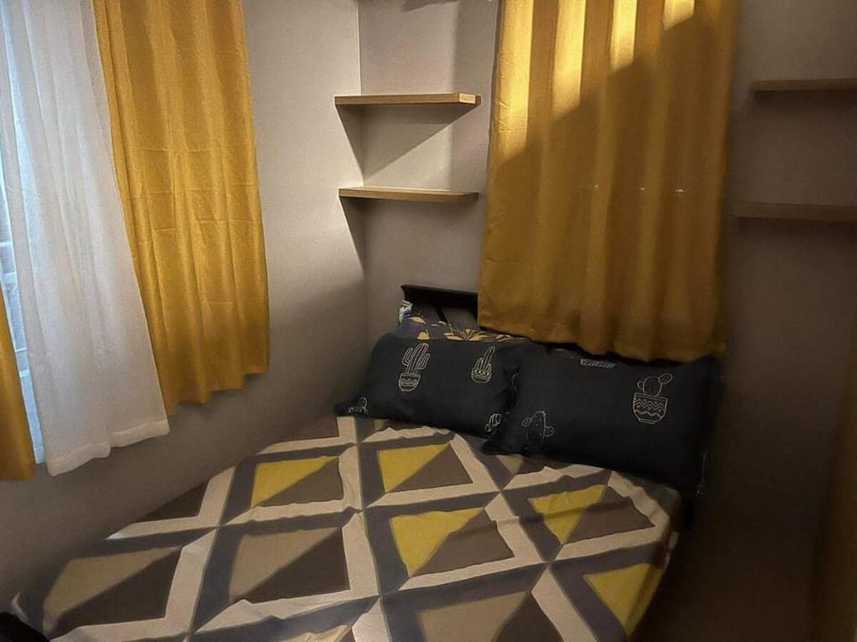 Fully furnished 1-bedroom condo near SM North Edsa Apartment in Quezon City