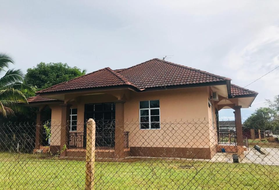 HOMESTAY ADIKBERADIK Vacation rental in Terengganu, Malaysia