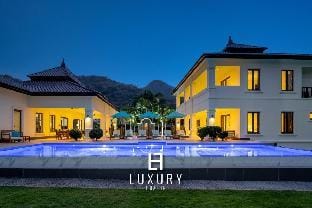 Luxury 5 Bedroom Pool Villa B11B Villa in Nong Kae