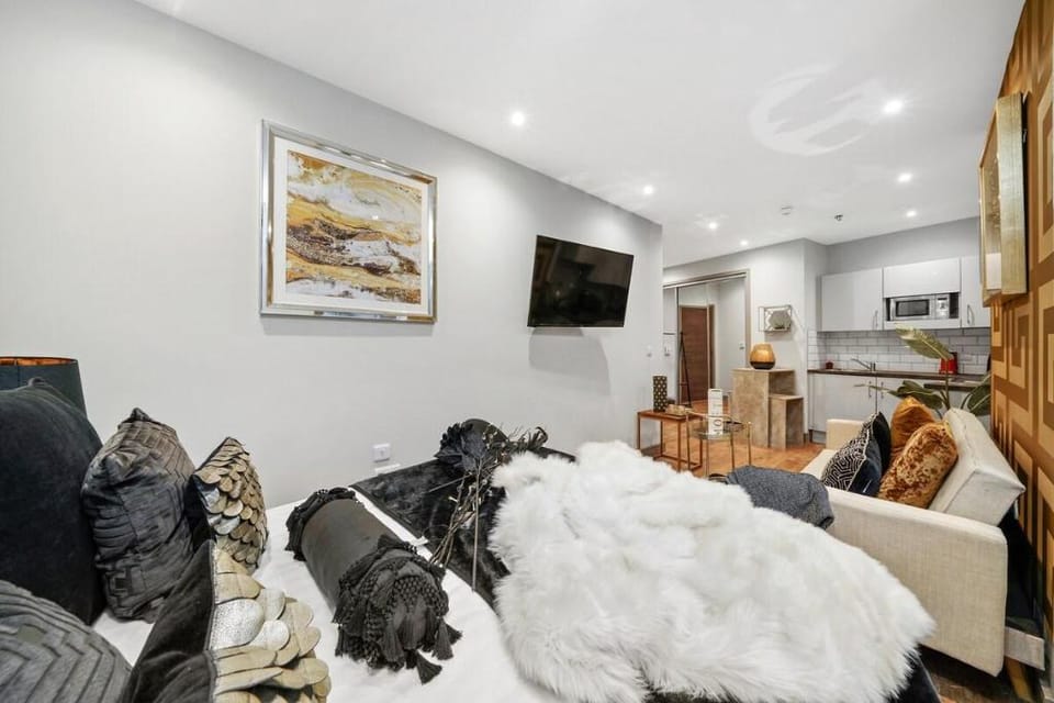 The Gold Court Apartment Apartment in Maidstone
