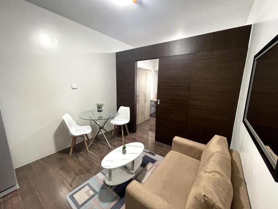 Modern and Cozy One bedroom unit Vacation rental in Makati