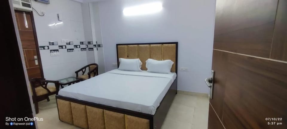 Raj Residency Chhatarpur Hotel in New Delhi