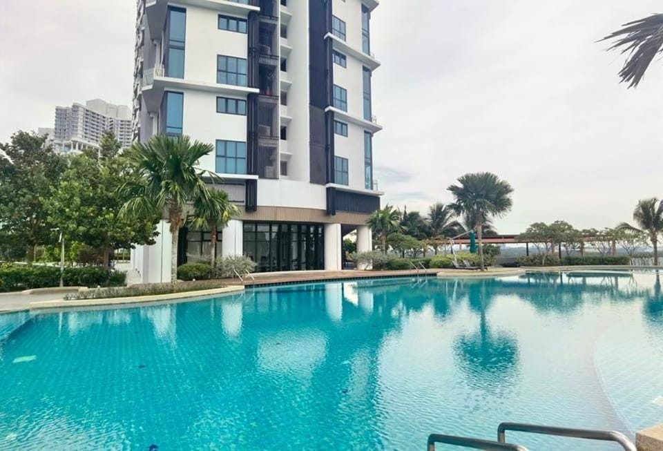 Almas Suites Cozy 4Pax Netflix By STAY Apartment in Johor