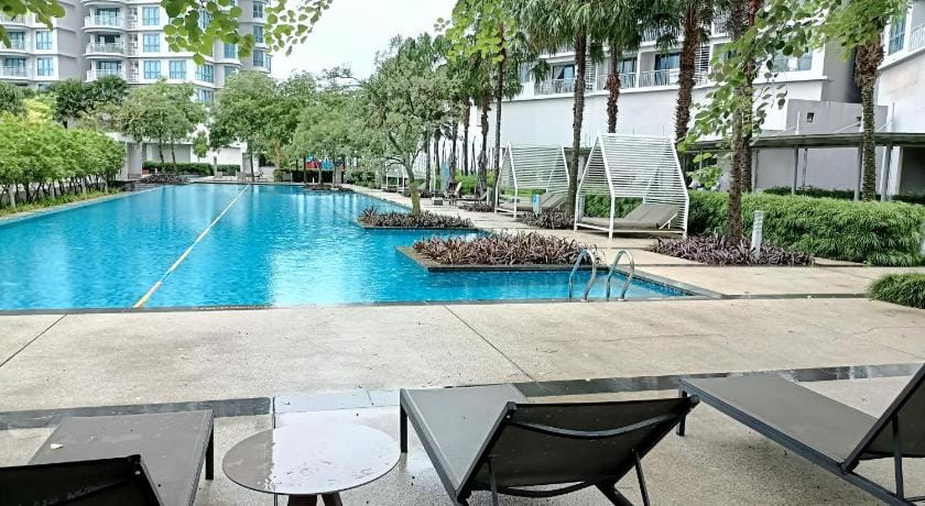 Teega Pink & Grey Retreat Family Suites BySTAY Apartment in Johor