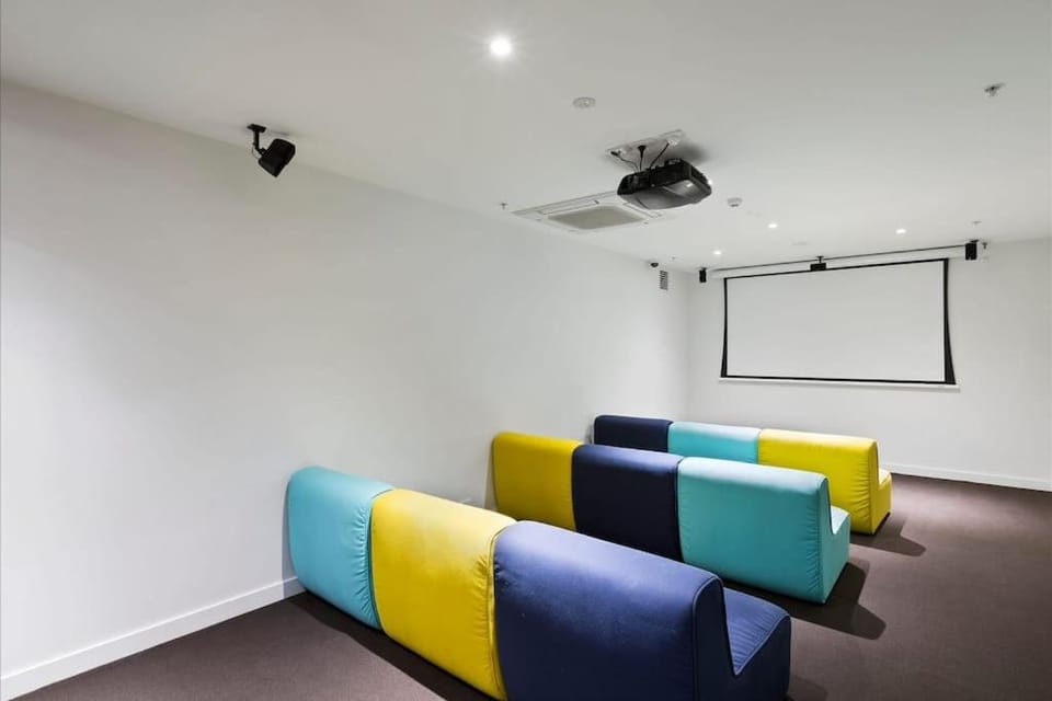 17 Floor Waterfront Apartment Docklands 2BR 2Car Apartment in Melbourne