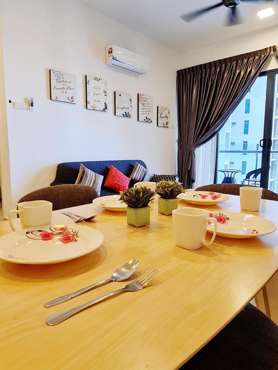 Atlantis6-10Pax Tvbox Video Game 5min To Jonker Vacation rental in Malacca