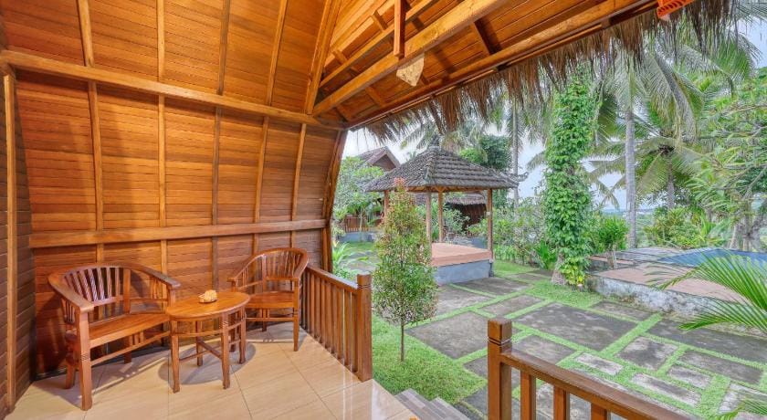 Kelingking Tatakan Bungalow Villa in Nusapenida
