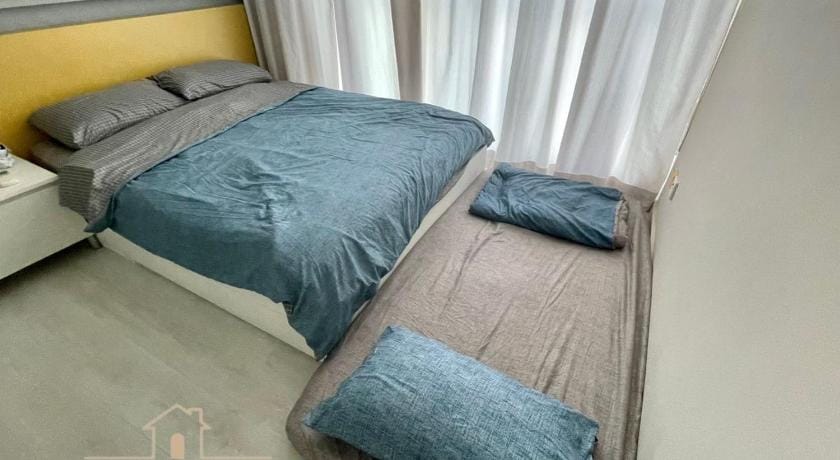 New-Lovely in Red Suit 1-4pax Pool View@ Penang Apartment in George Town