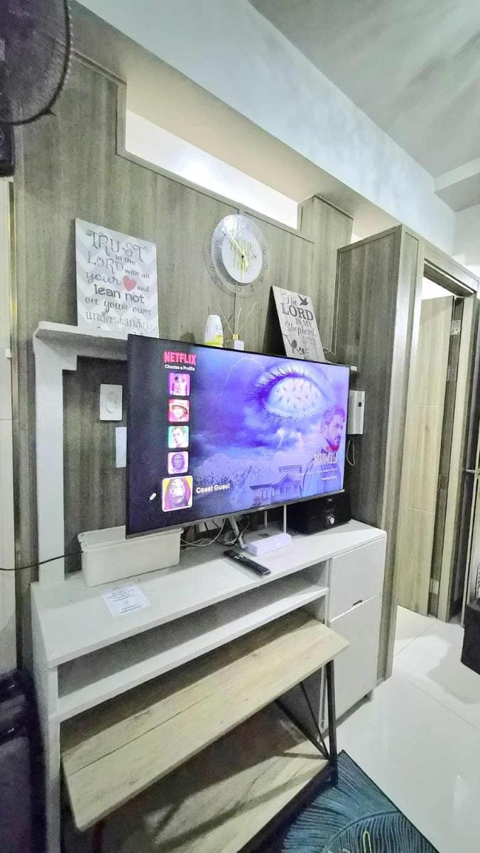 City and Sea view Staycation at Coast Residences Apartment hotel in Pasay