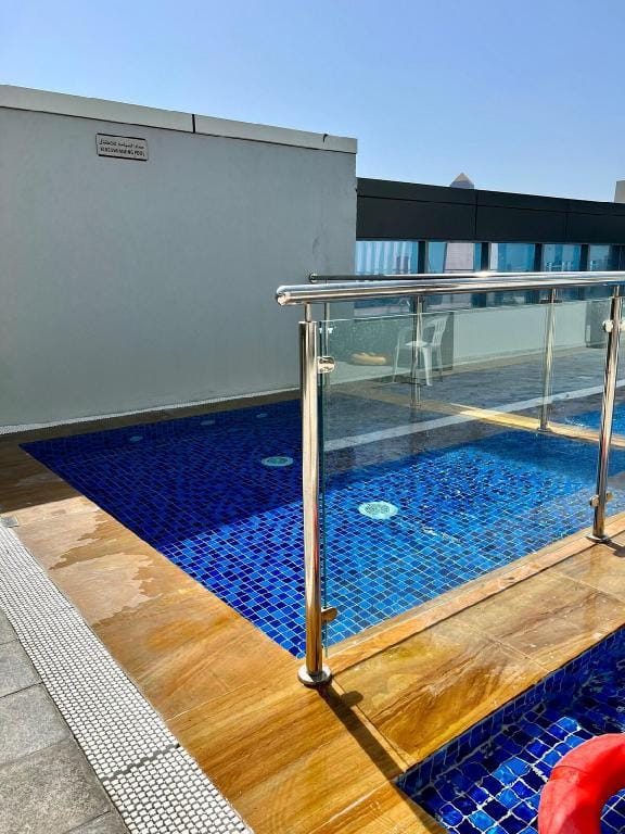 Bright & Cozy ☀ Near Metro & Downtown ☀ Pool ☀ Gym Apartment in Dubai