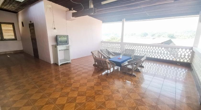 Manilath Guesthouse Bed and Breakfast in Laos