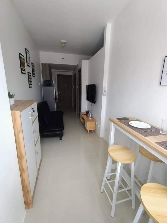 Family suite with balcony Apartment in Mandaluyong