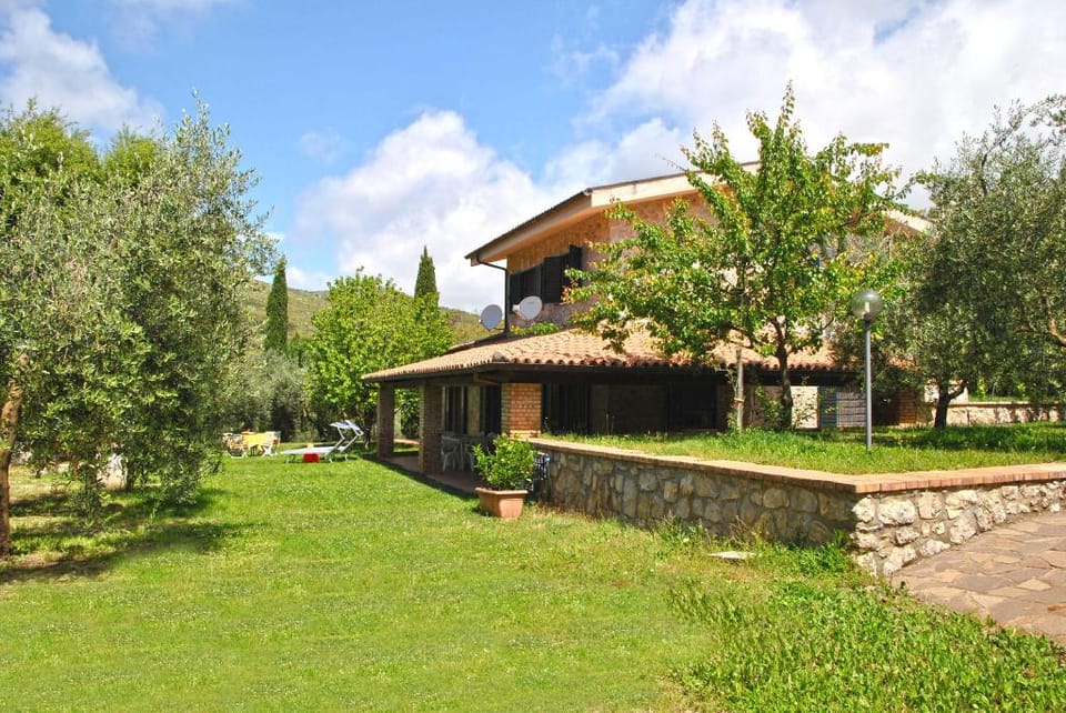 Holiday house for 8 persons with pool Villa in Lazio
