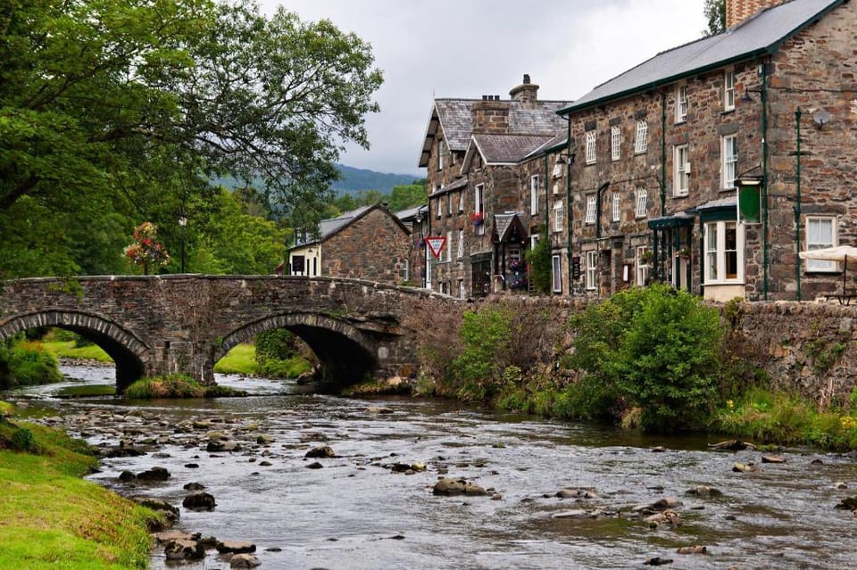 The North Wales Gathering - Hot Tub & Sleeps Up To 16 Apartment in Wales