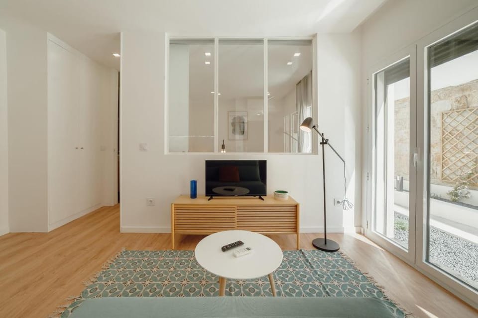 COURTYARD OPORTO DESIGN APARTMENT H Apartment in Porto