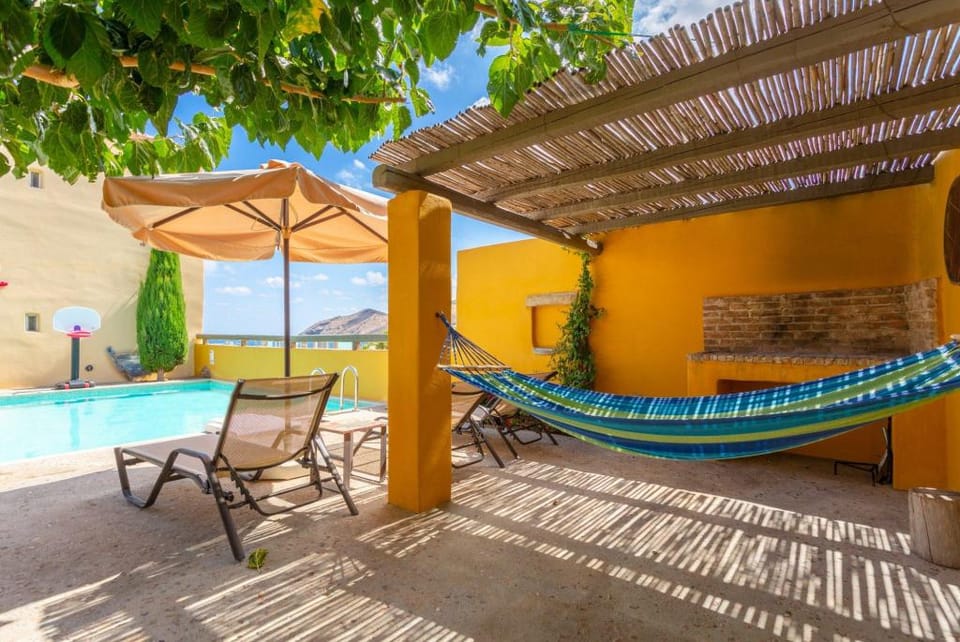 Villa Liakada: Large Private Pool, Walk to Beach, Sea Views, A/C, WiFi, Car Not Required             Apartment in Panormos in Rethymno