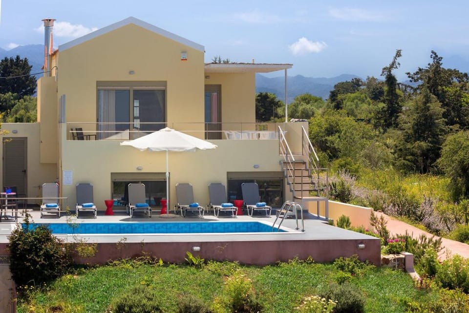 Villa Arda: Large Private Pool, Sea Views, A/C, WiFi                                                 Apartment in Crete Region
