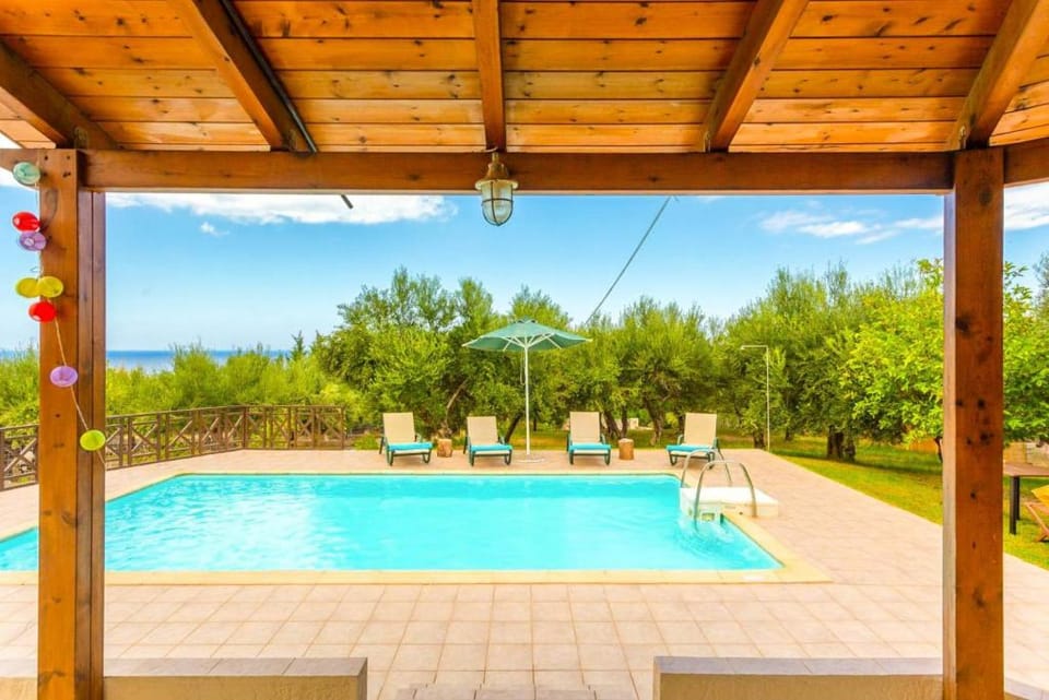 Villa Armi: Large Private Pool, Walk to Beach, Sea Views, A/C, WiFi, Eco-Friendly                    Apartment in Crete