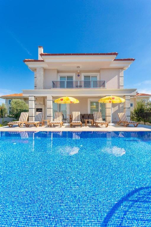 Villa Ozcelik: Large Private Pool, A/C, WiFi, Car Not Required, Eco-Friendly                         Apartment in Dalyan