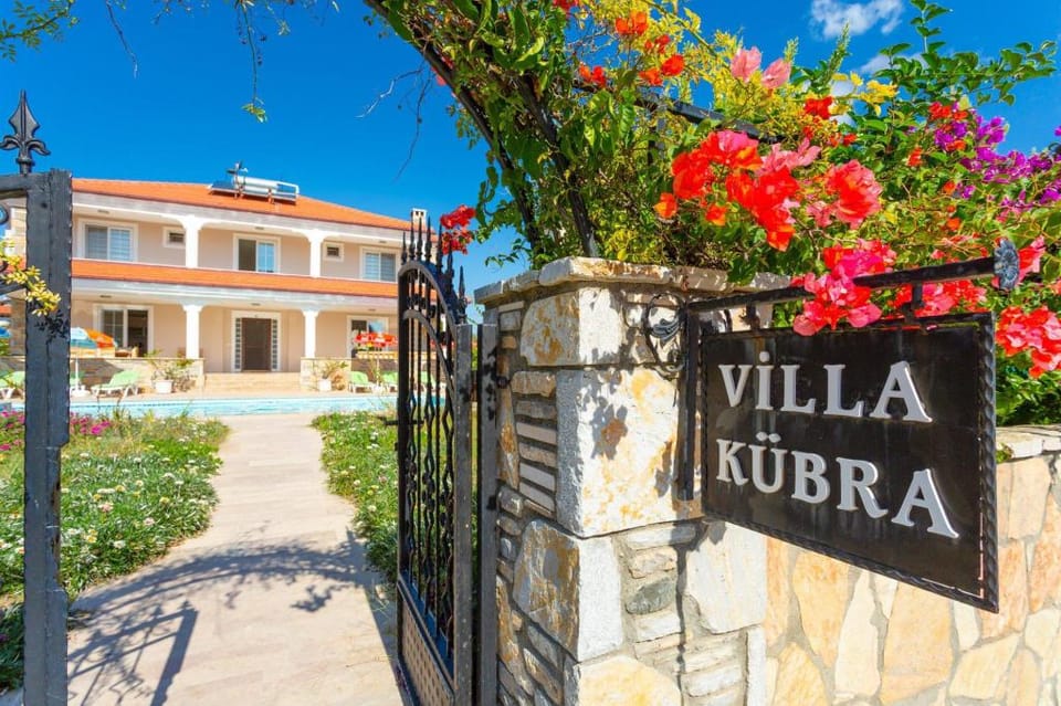 Villa Kubra: Large Private Pool, A/C, WiFi, Car Not Required                                         Apartment in Dalyan